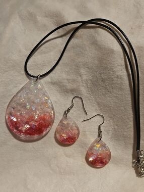 Teardrop Pink Ombre Resin Necklace and Earring Set